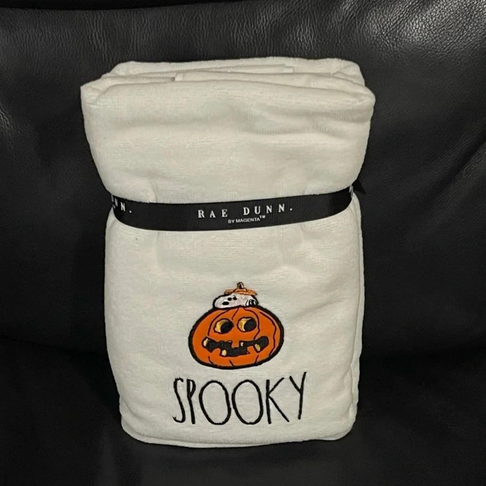 Halloween Rae Dunn Peanuts Snoopy Hand Towels SPOOKY - Peanuts Spooky Towels